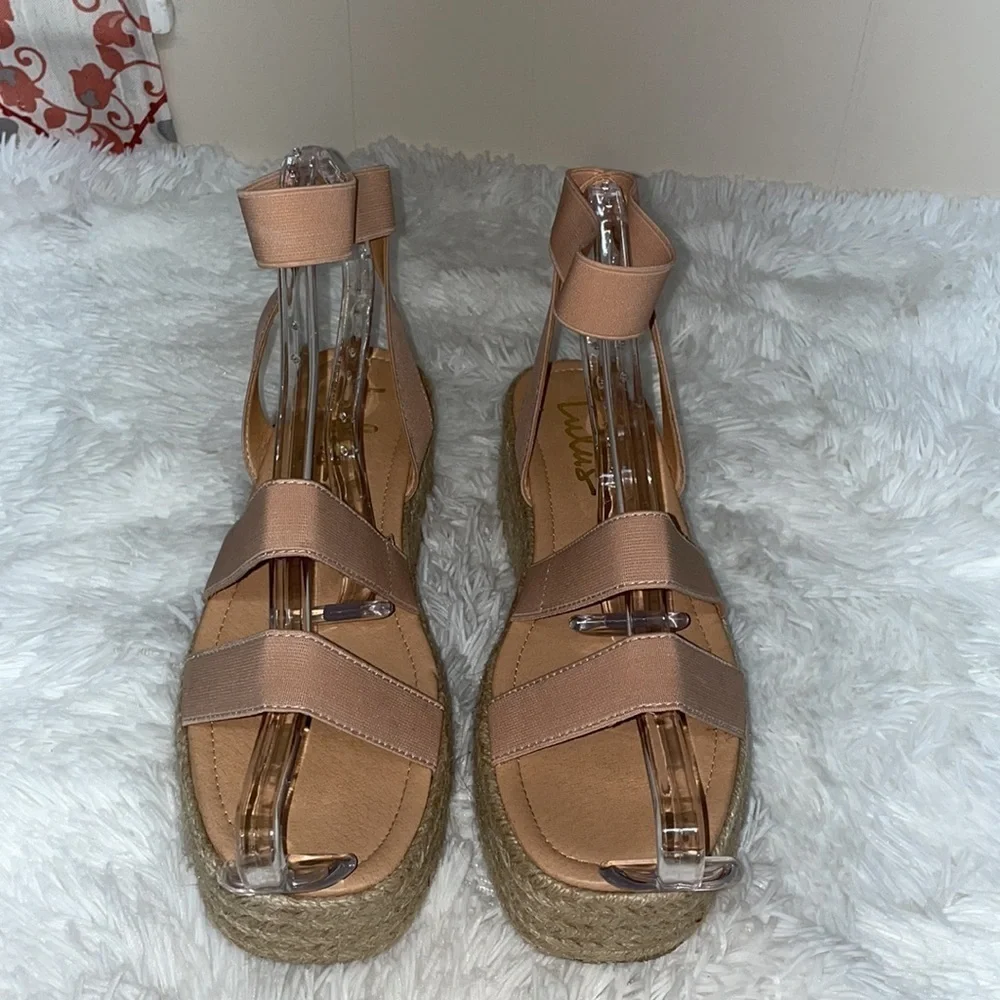 Lulus Wedged Sandals Sz 8.5 Pale Pink with braided Wedge